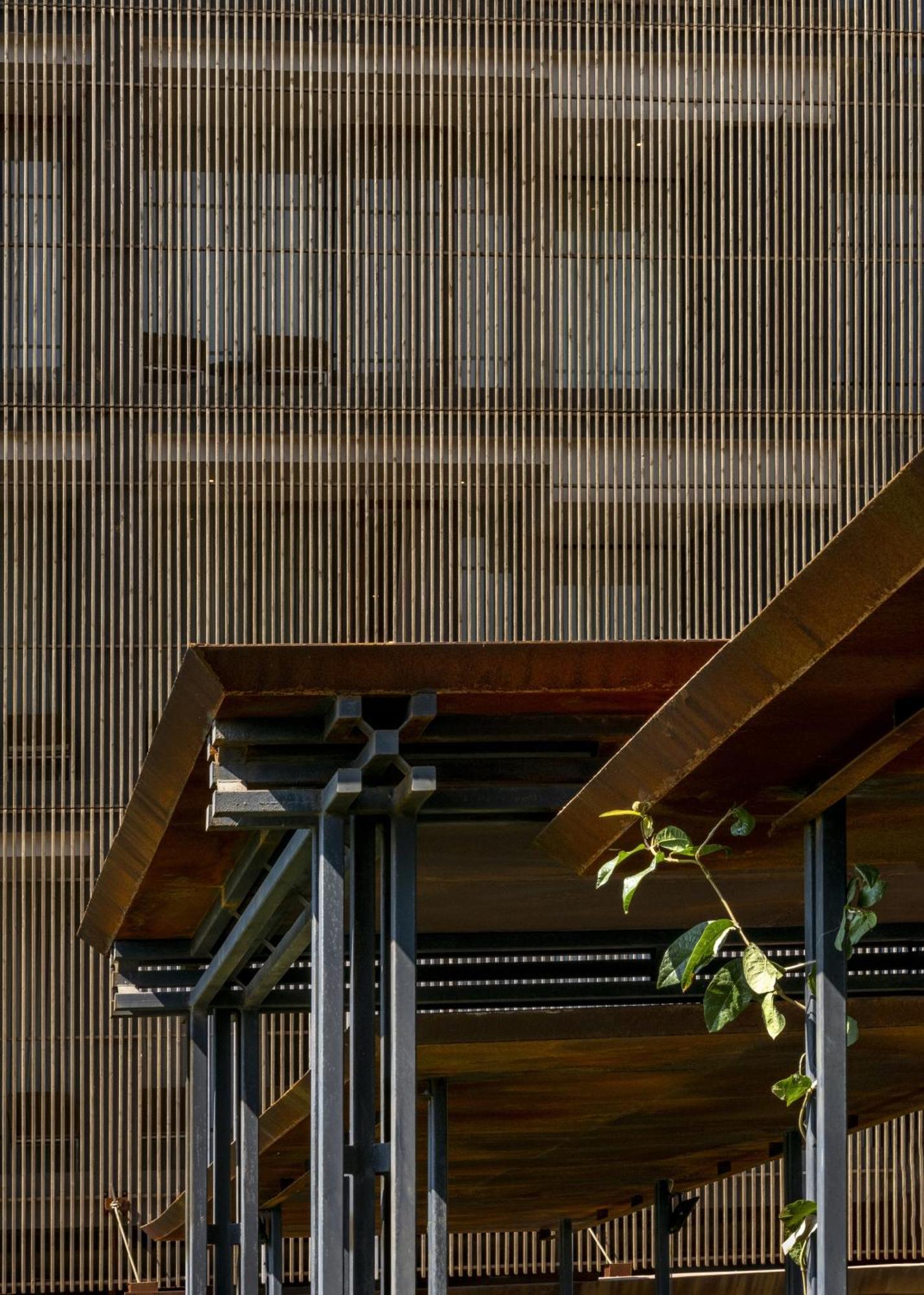 Radisson Resort And Spa Lonavala Exteriör bild Detail of the facade