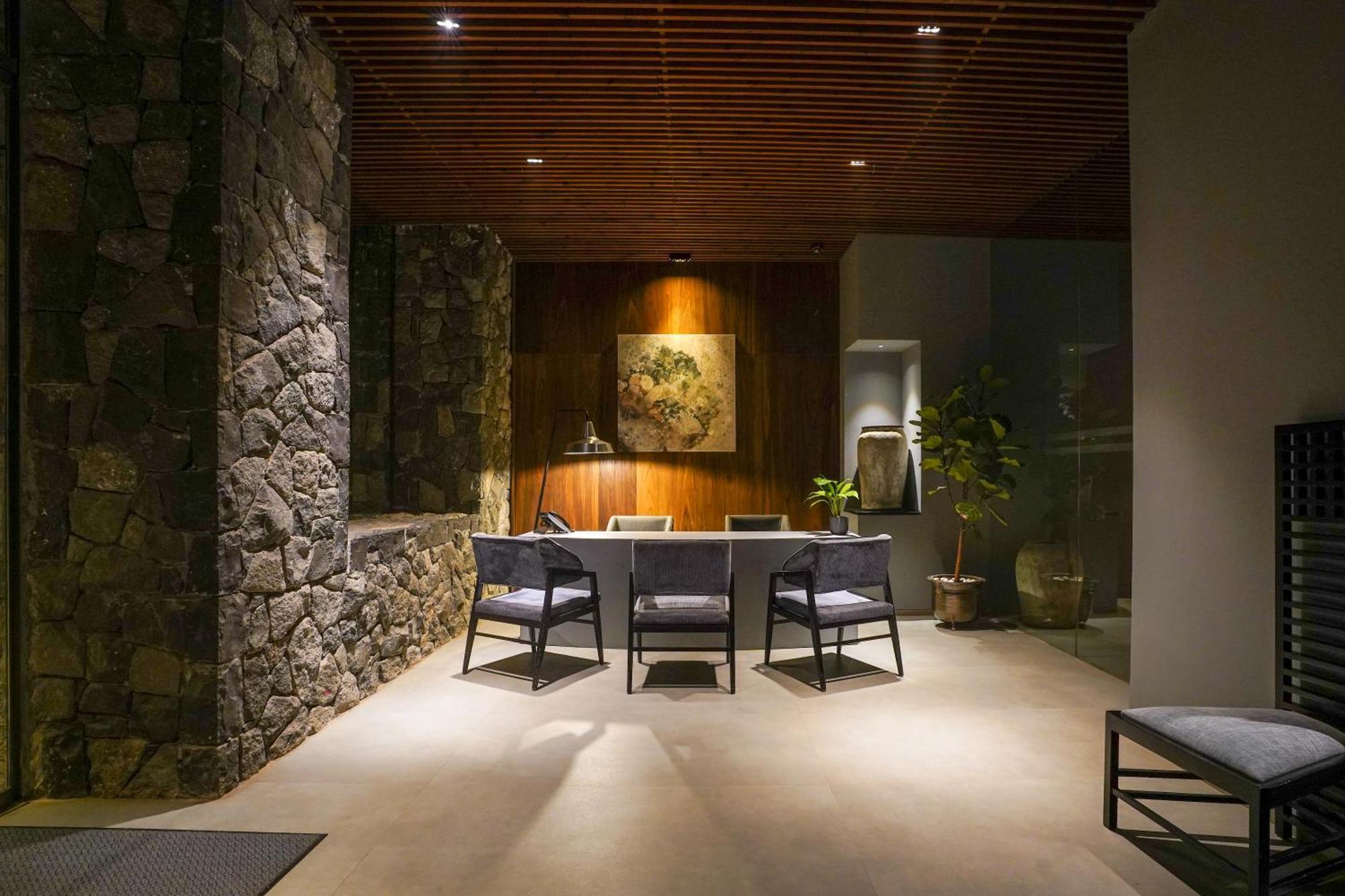 Radisson Resort And Spa Lonavala Exteriör bild The lobby of the hotel