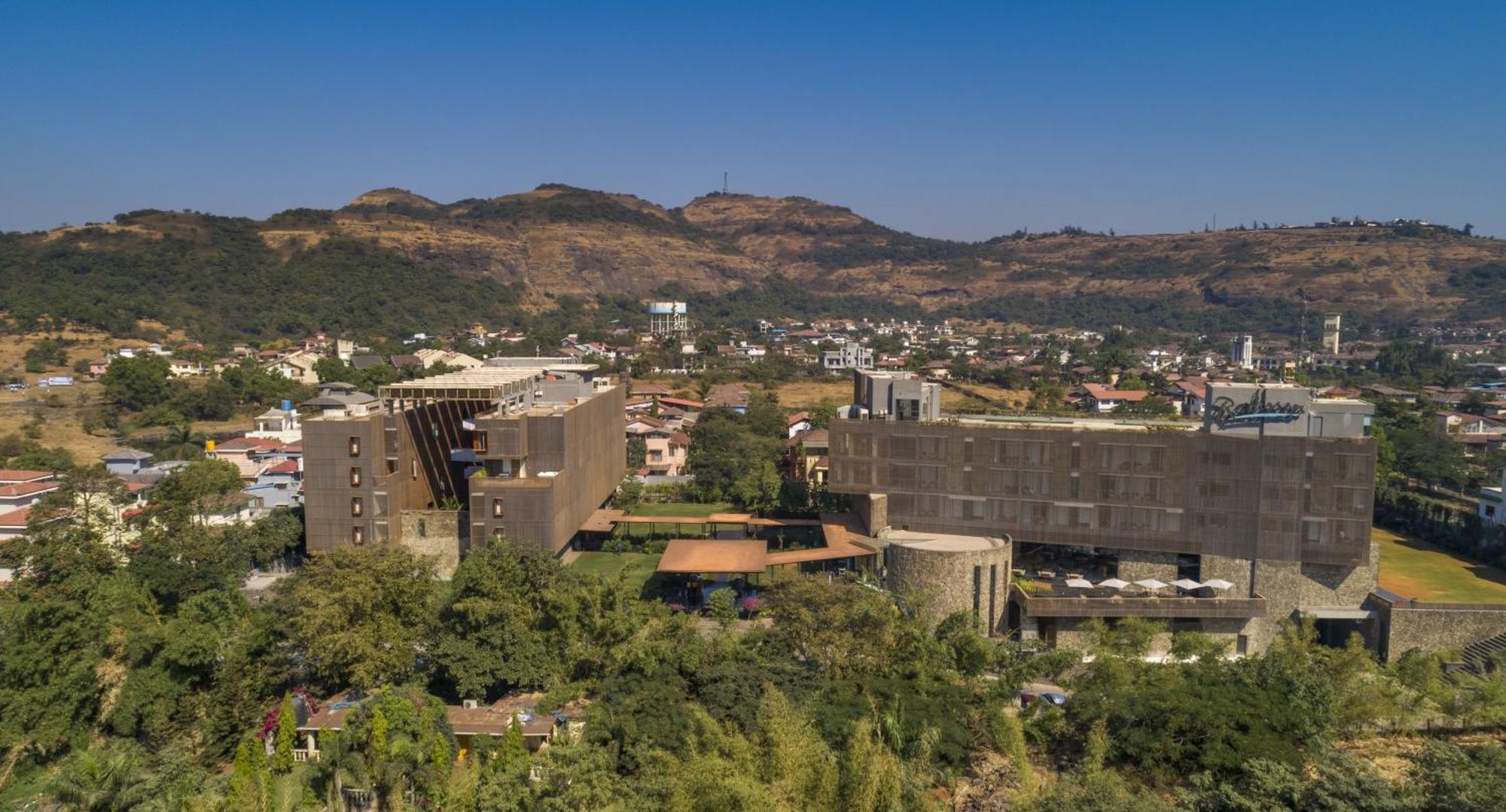 Radisson Resort And Spa Lonavala Exteriör bild
