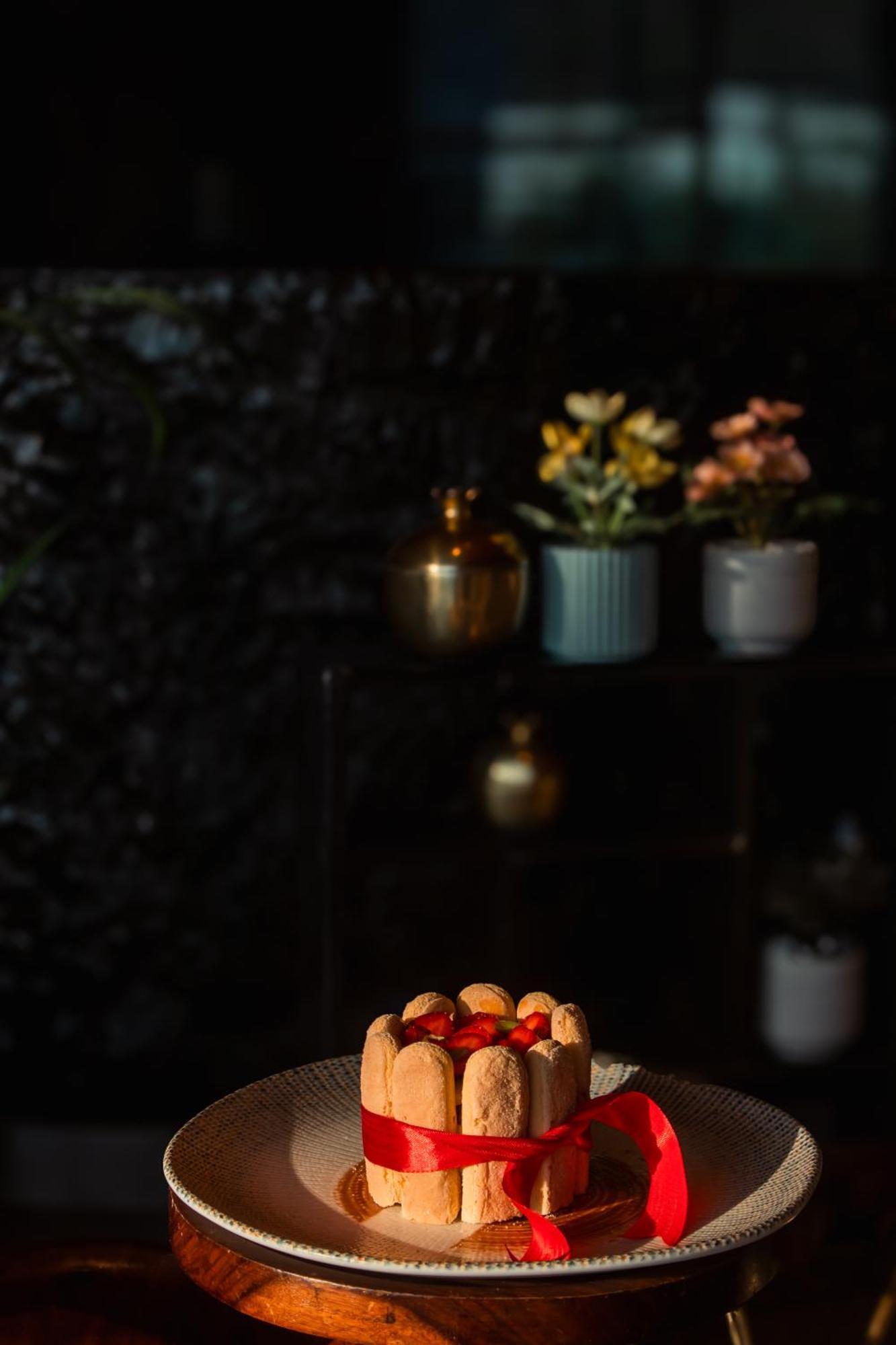 Radisson Resort And Spa Lonavala Exteriör bild A candlelight dinner