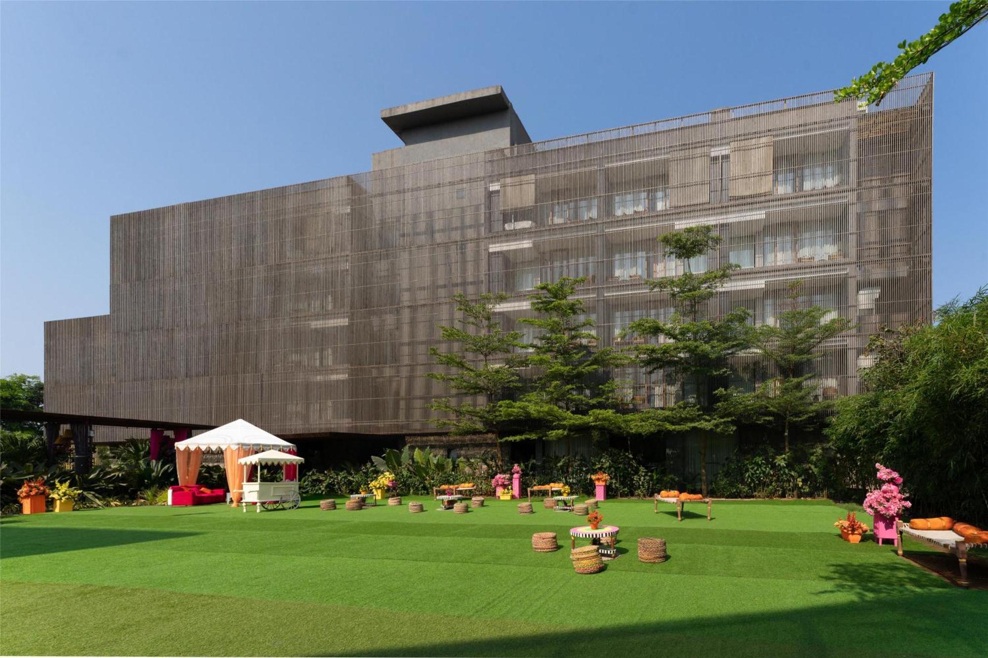 Radisson Resort And Spa Lonavala Exteriör bild